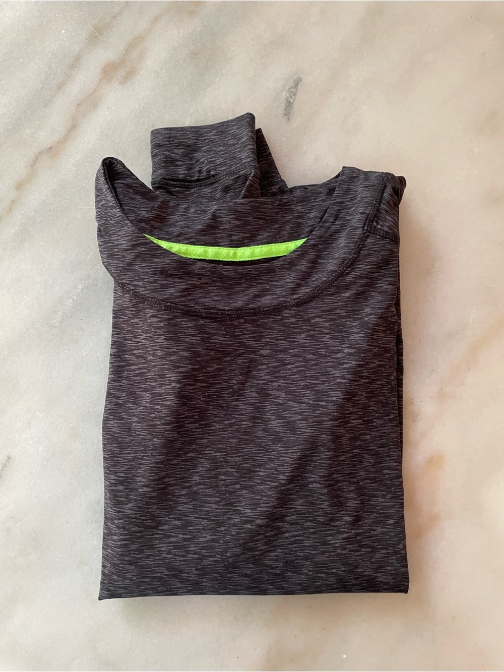 Cuddl Duds Black Heather Long Sleeve Top with Lime Trim size M